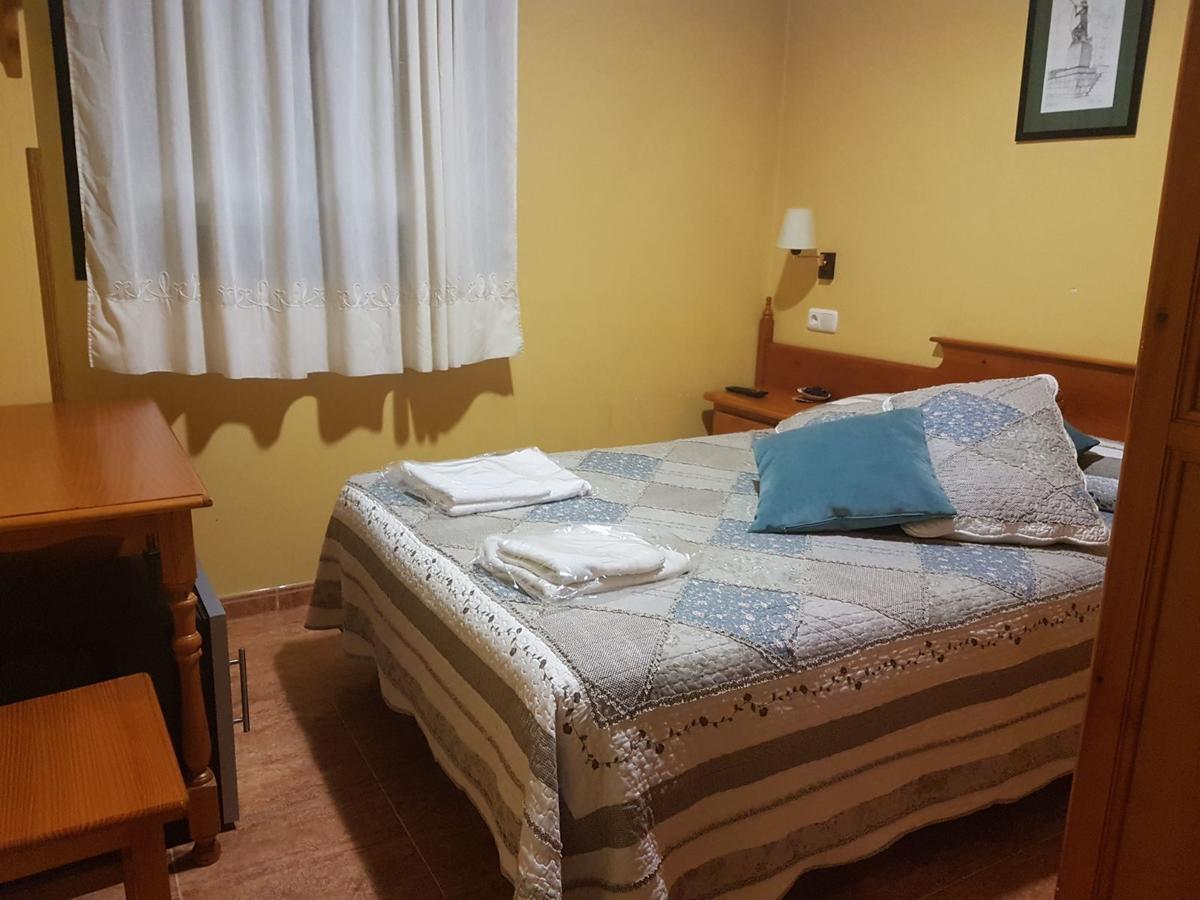 Hostal Los Nogales Cangas De Narcea Exteriér fotografie