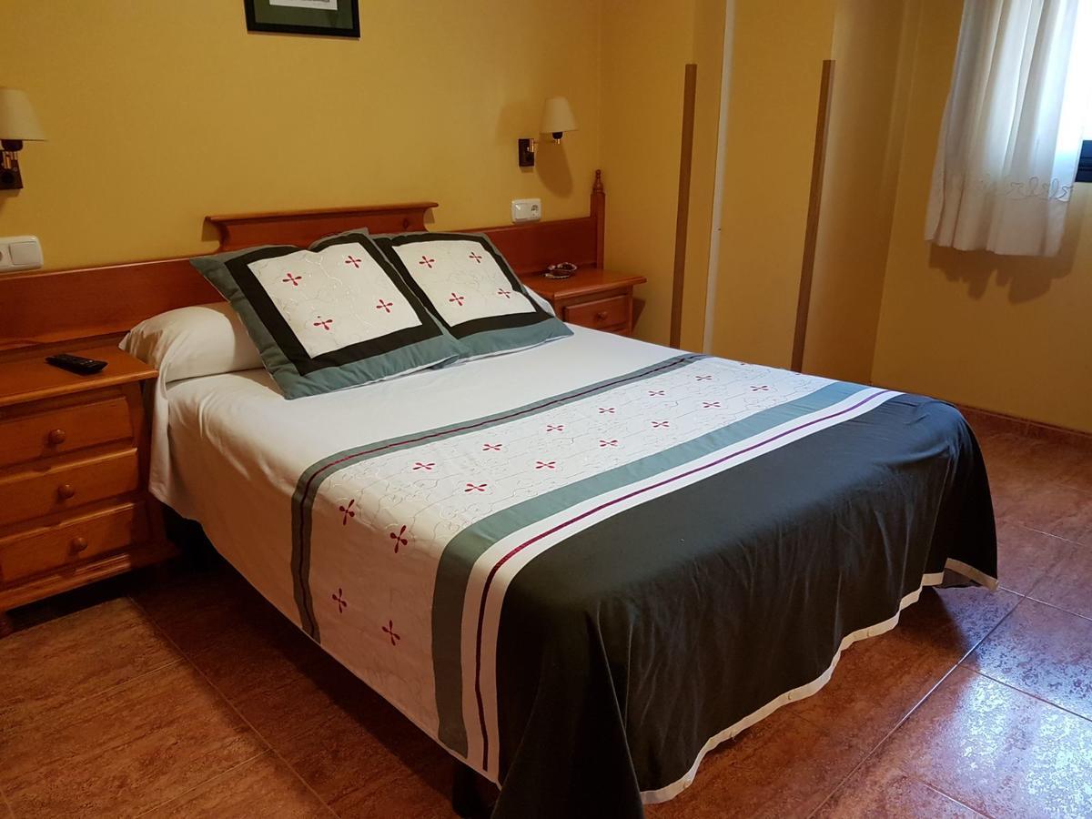 Hostal Los Nogales Cangas De Narcea Exteriér fotografie