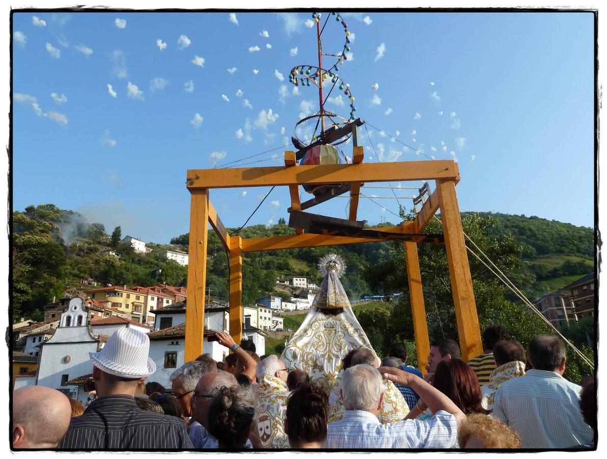 Hostal Los Nogales Cangas De Narcea Exteriér fotografie