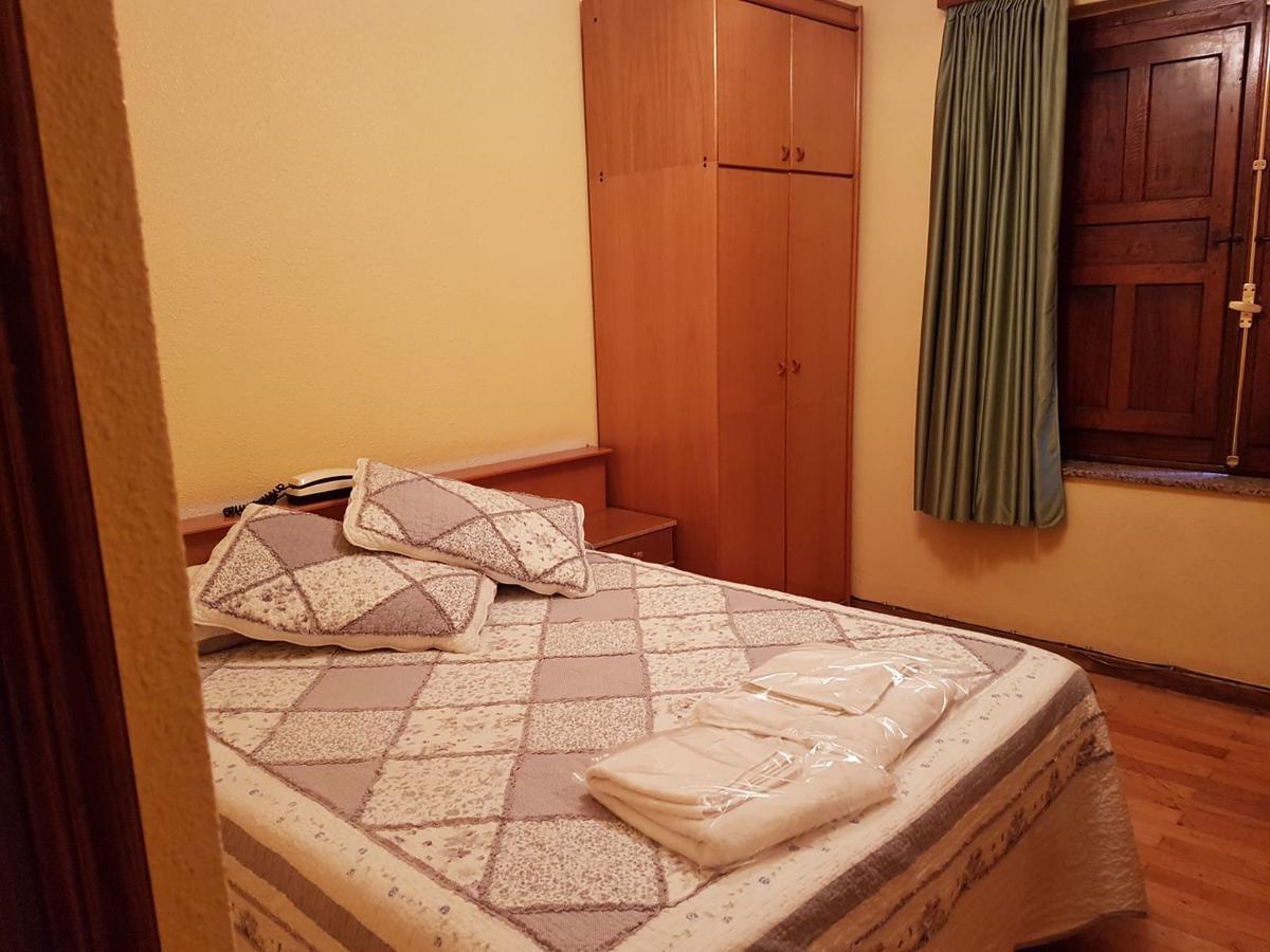 Hostal Los Nogales Cangas De Narcea Exteriér fotografie
