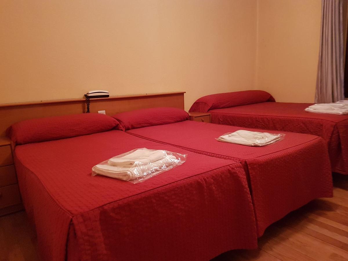 Hostal Los Nogales Cangas De Narcea Exteriér fotografie